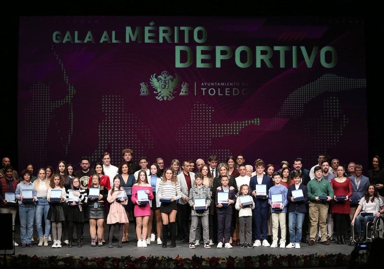 53 deportistas y 7 clubs recogen sus premios por logros en competiciones en España y el extranjero