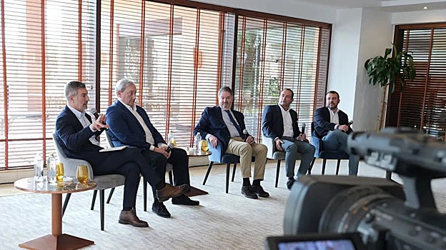 Mesa redonda en la que participó el director de la edición de Andalucía de ABC, Fernando del Valle