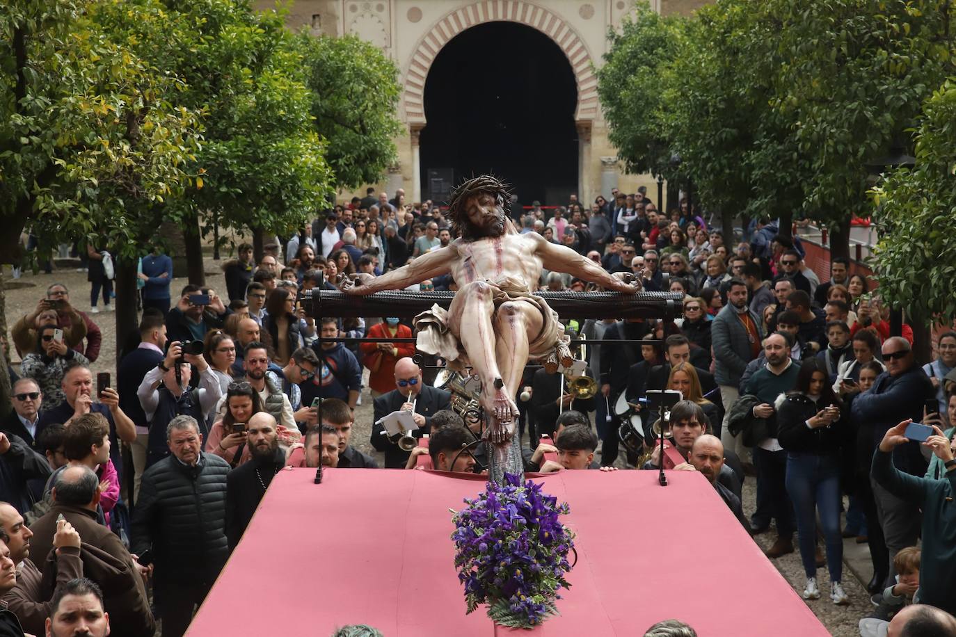 La bendición del nuevo Cristo de la Piedad de Córdoba, en imágenes