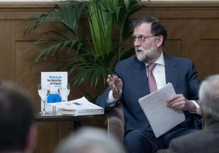 Rajoy asegura que los valores de la derecha no son «inmutables» y reclama no juzgar hechos sin el contexto del momento