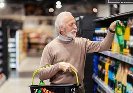 Carrefour lanza una tarjeta con descuentos para mayores de 65 años