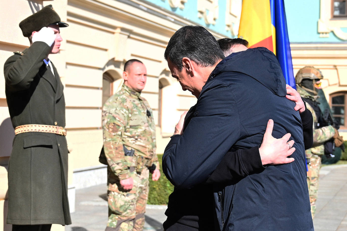 La visita de Pedro Sánchez a Kiev, en imágenes