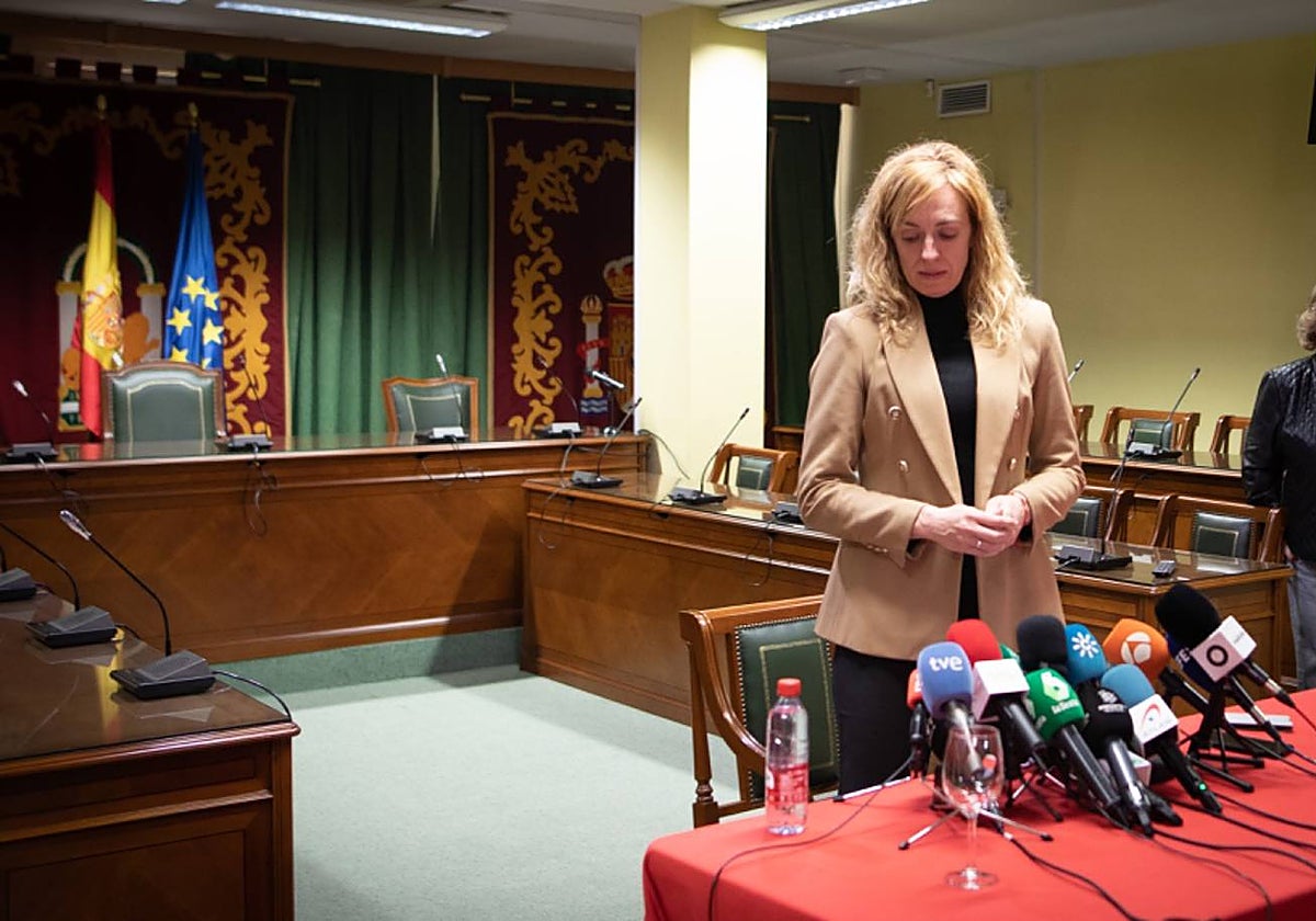 Imagen de la alcaldesa de Maracena, Berta Linares, en su comparecencia sobre el secuestro de la concejal a manos de su pareja