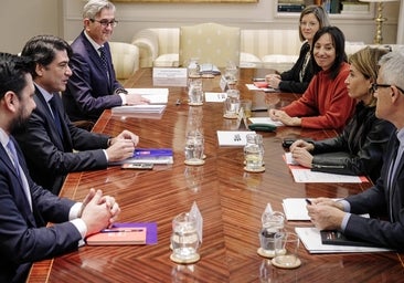 El Gobierno rechaza conceder a Madrid el fondo de 2.000 millones de euros para Cercanías que pide Ayuso