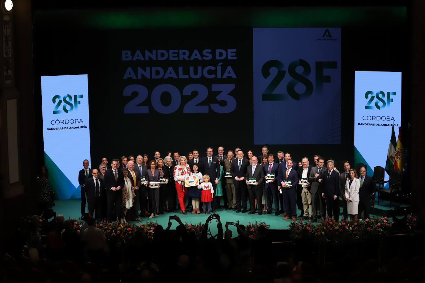 La entrega de las Banderas de Andalucía en Córdoba, en imágenes