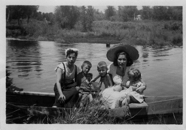 'Toledo Olvidado' celebra 15 años con una foto del río Tajo lleno de vida en los años 50