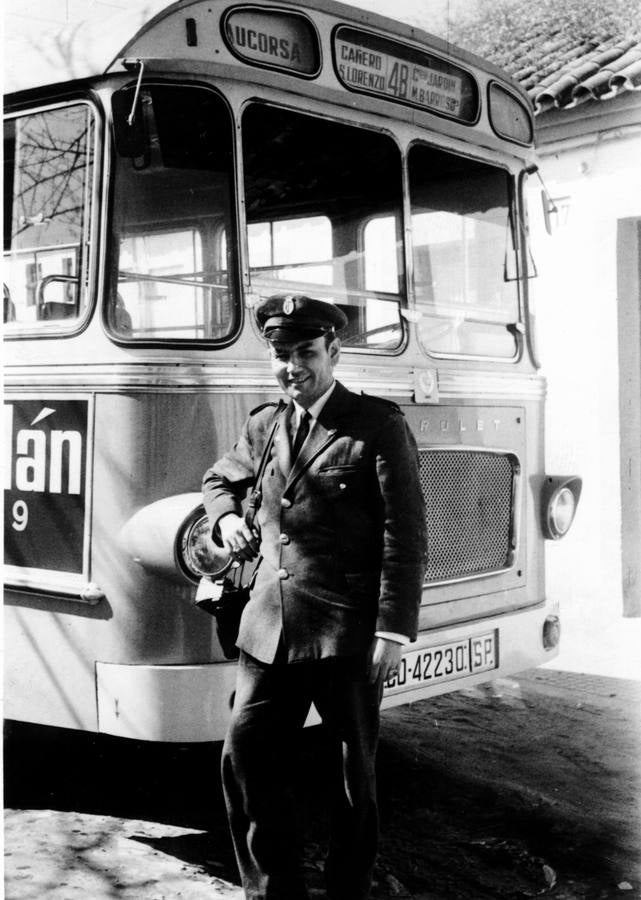 Un curioso viaje en imágenes por los cien años del autobús urbano en Córdoba