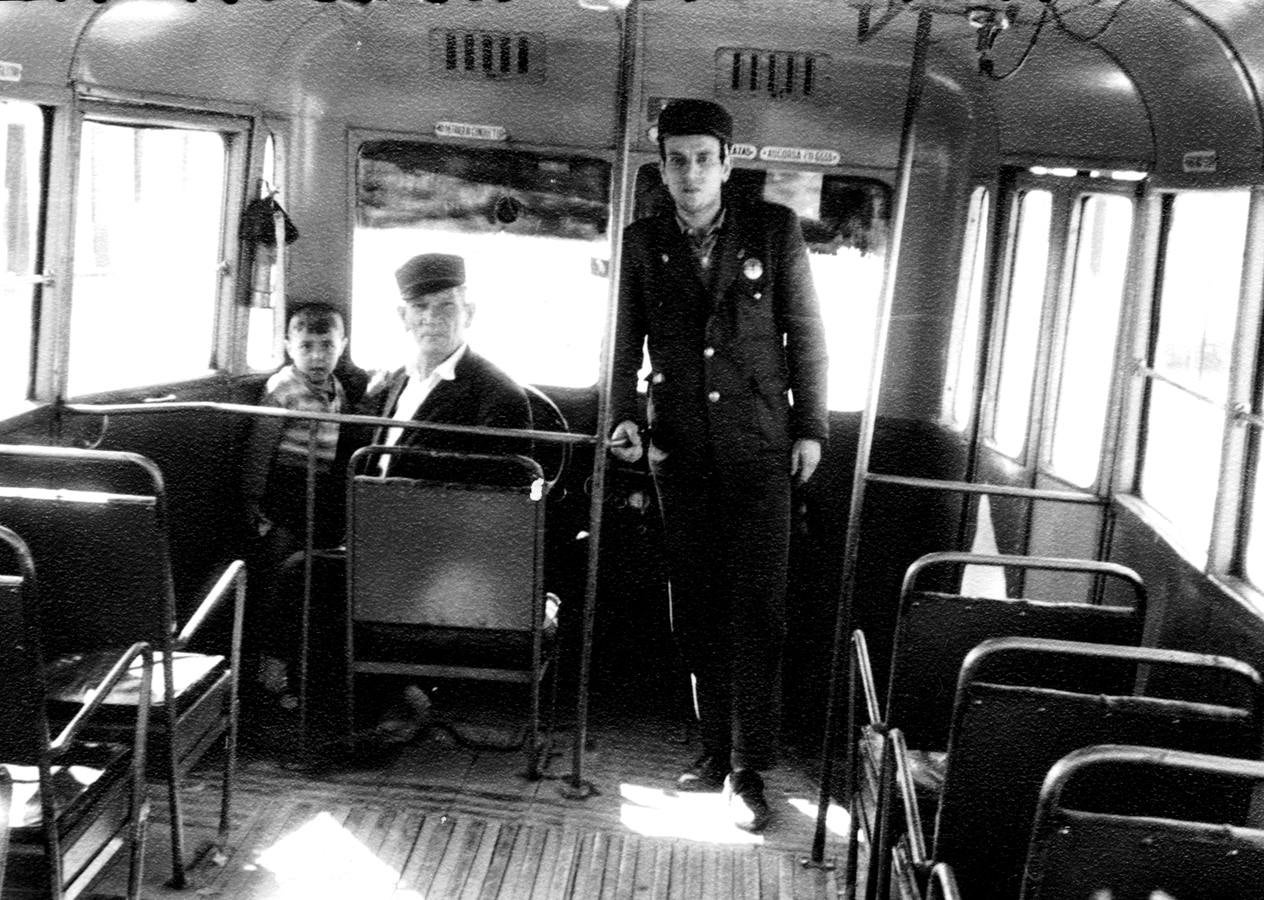 Un curioso viaje en imágenes por los cien años del autobús urbano en Córdoba