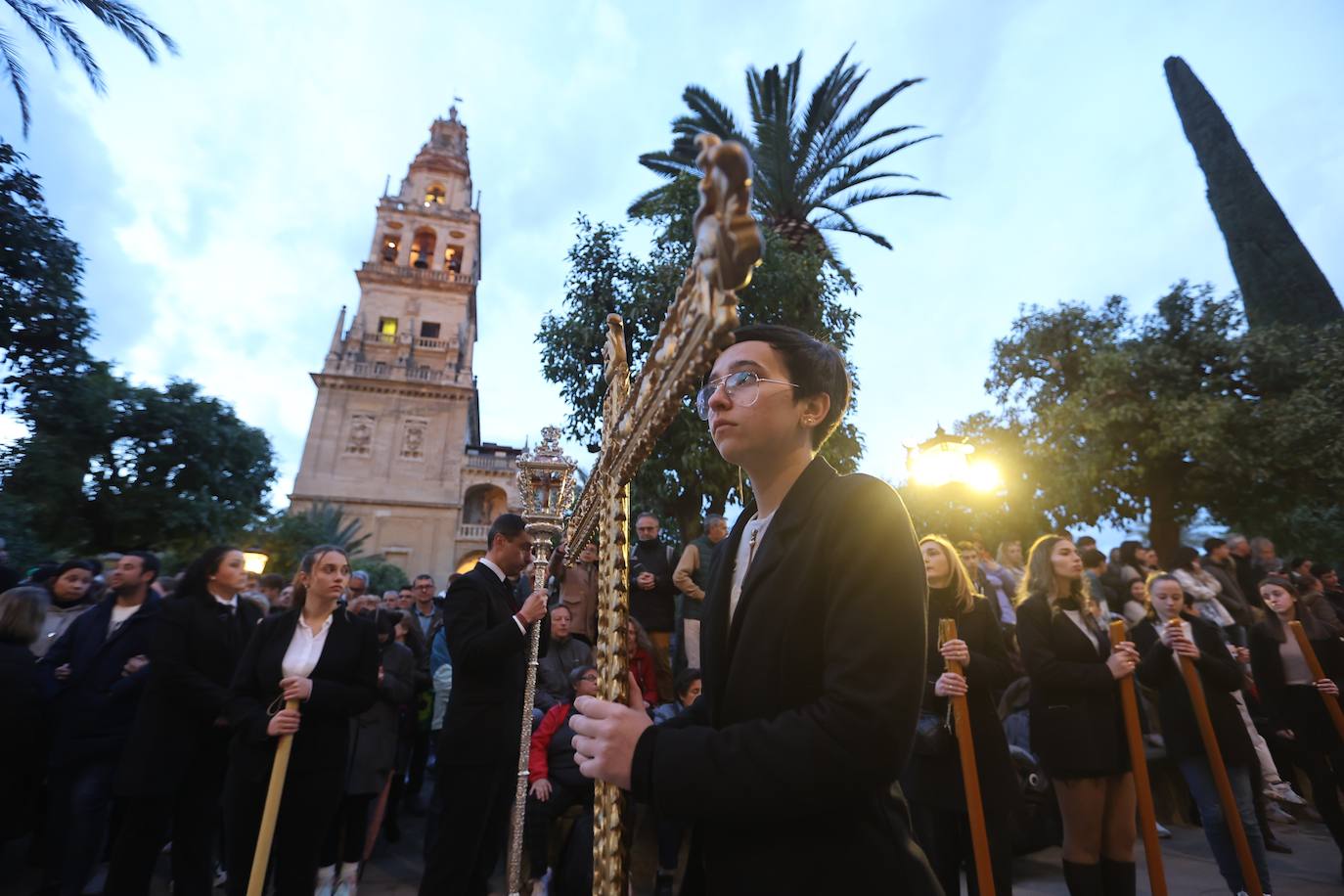 El Vía Crucis de las cofradías con Jesús del Buen Suceso de Córdoba, en imágenes