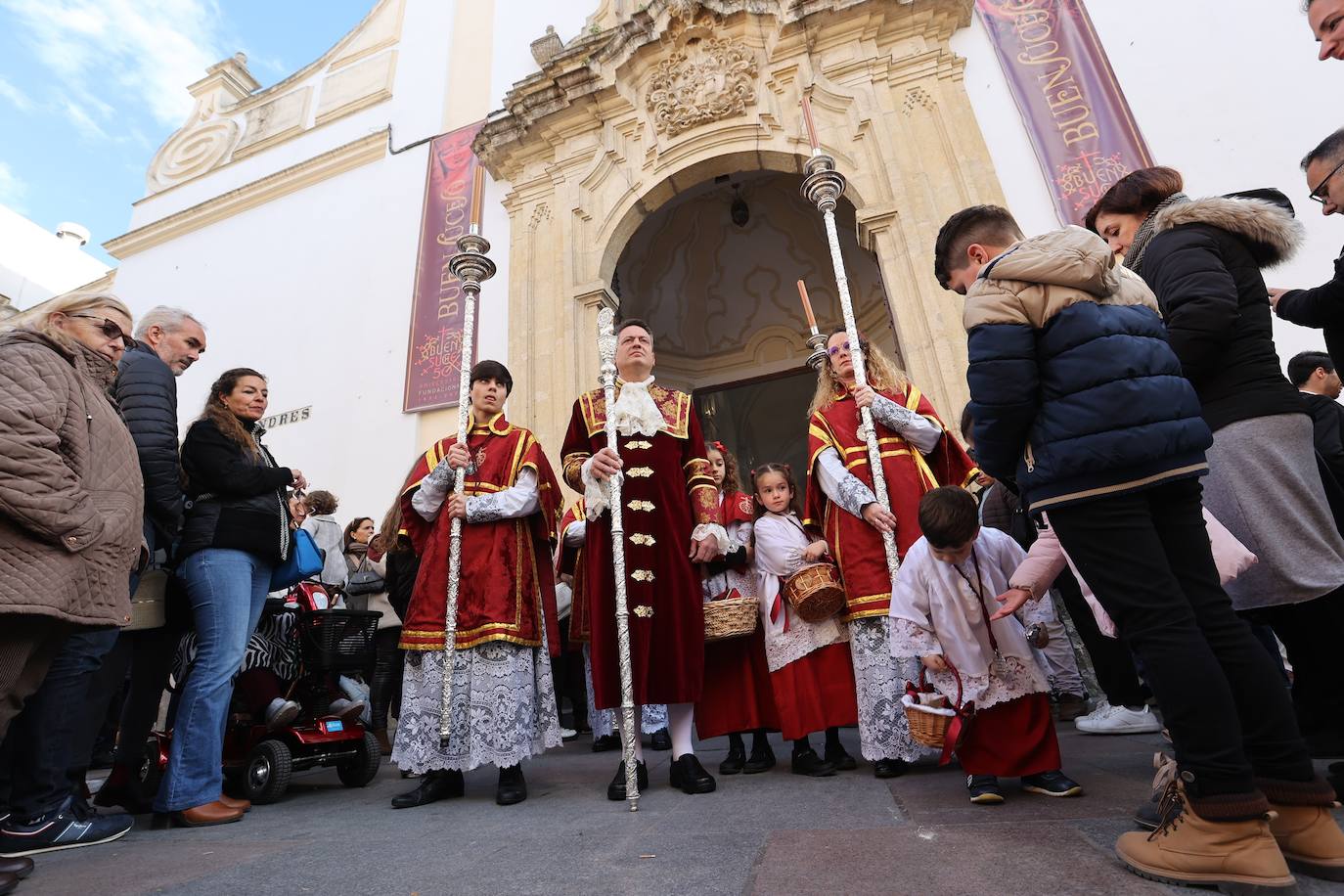 El elegante traslado del Señor del Buen Suceso a la Catedral de Córdoba, en imágenes