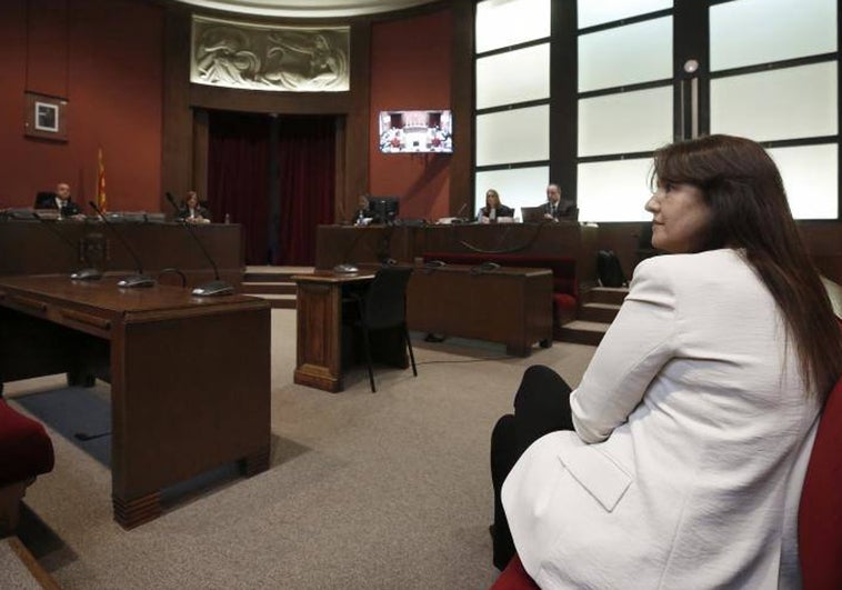 Borràs culpa a la administradora de la ILC del fraccionamiento de contratos: «Ella elaboraba los expedientes»