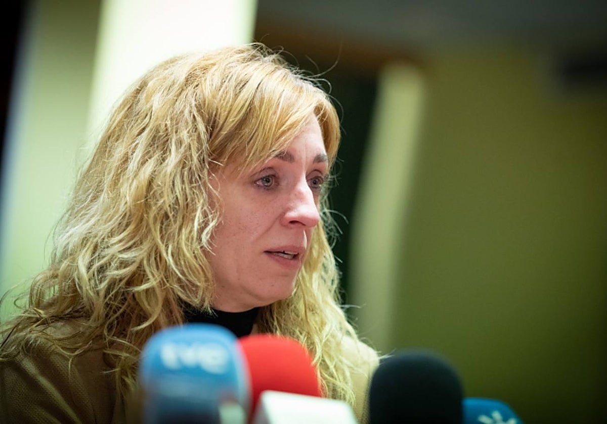 Imagen de la alcaldesa de Maracena, Berta Linares, en su comparecencia tras el secuestro de la concejal a manos de su pareja