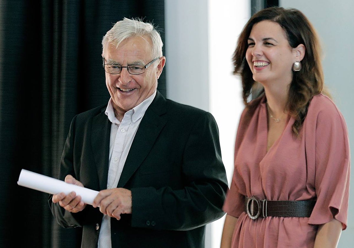 Imagen del alcalde de Valencia, Joan Ribó (Compromís), y la vicealcaldesa, Sandra Gómez (PSPV-PSOE)
