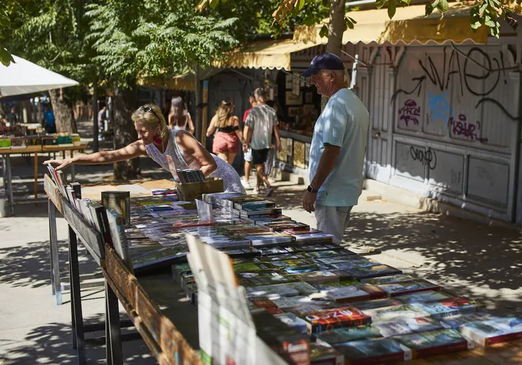 La Cuesta de Moyano busca libreros: salen a concurso las tres casetas cerradas para los próximos diez años