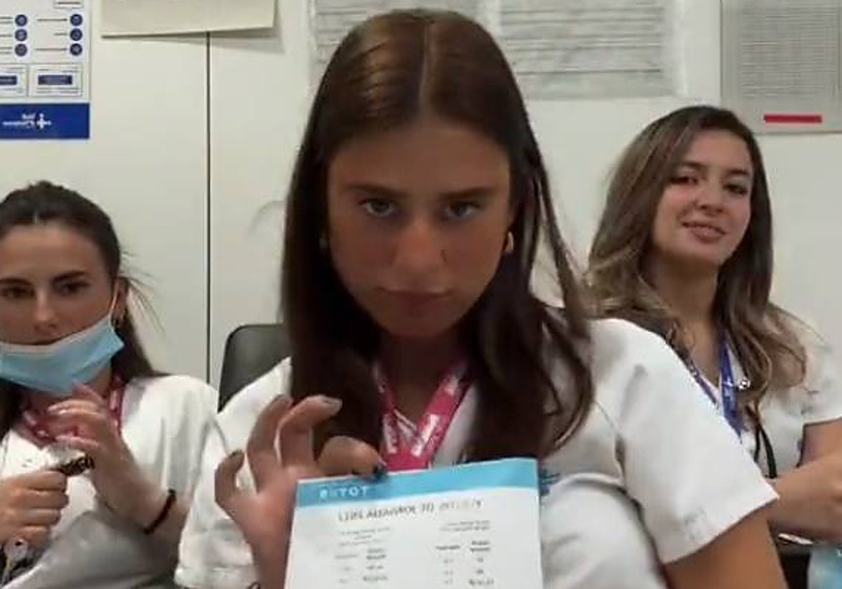 Las tres enfermeras, durante el vídeo