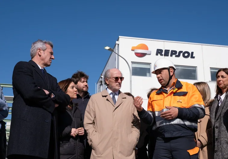 Repsol inaugura su terminal marítima en el puerto de La Coruña veinte años después