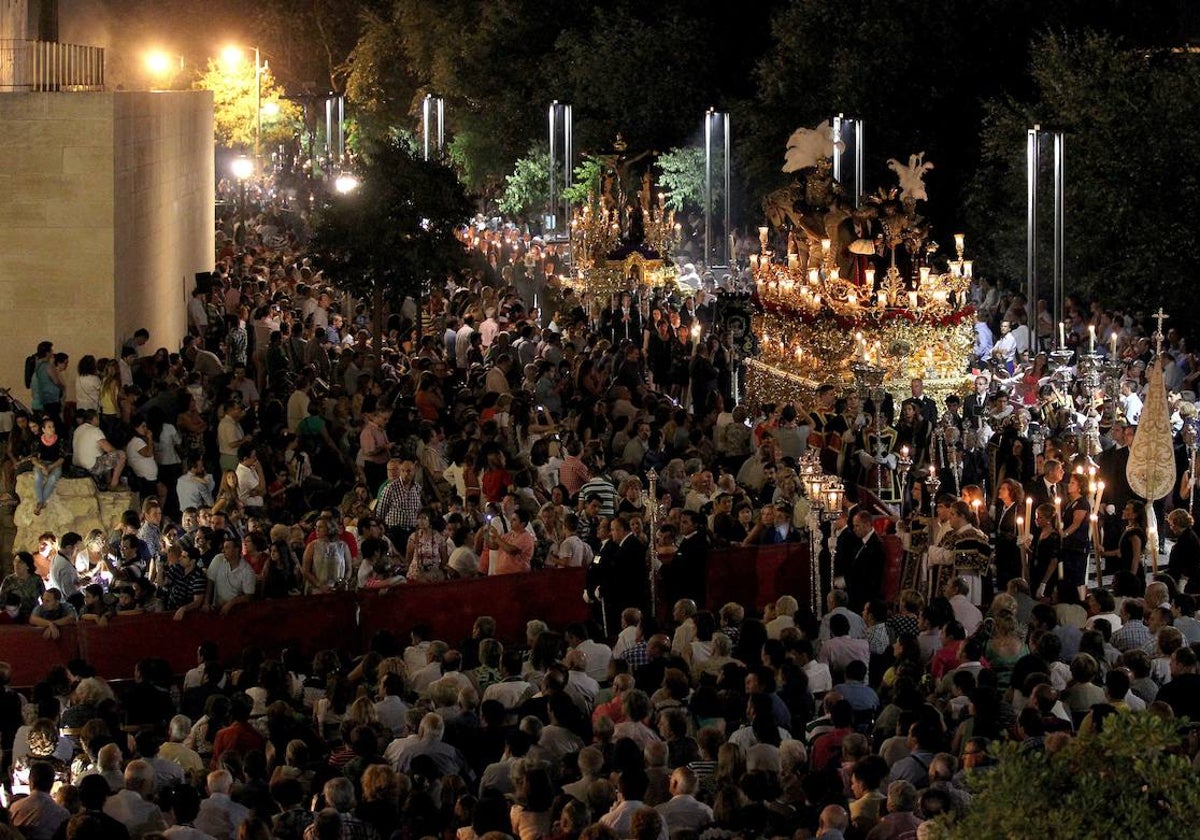 Pasos participantes en el Vía Crucis Magno del 14 de septiembre de 2013
