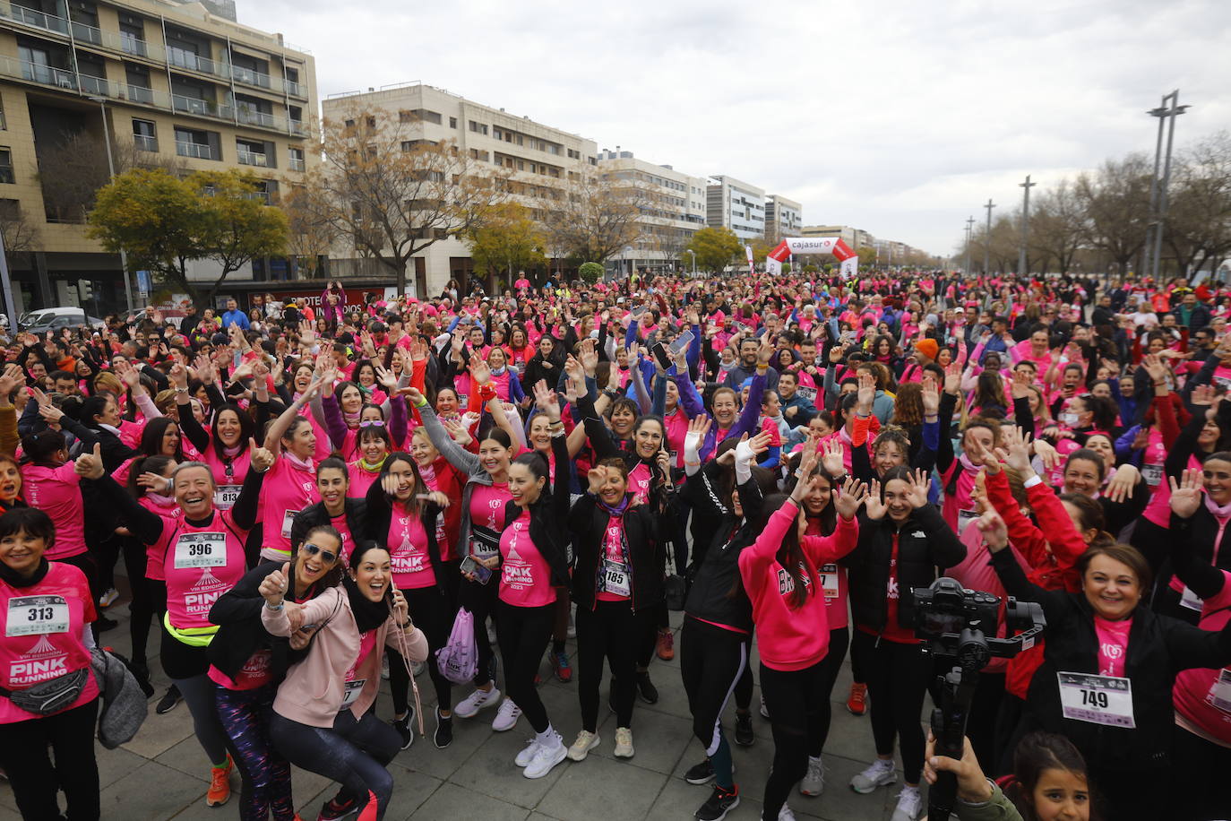 La populosa &#039;Pink Running&#039; en Córdoba, en imágenes