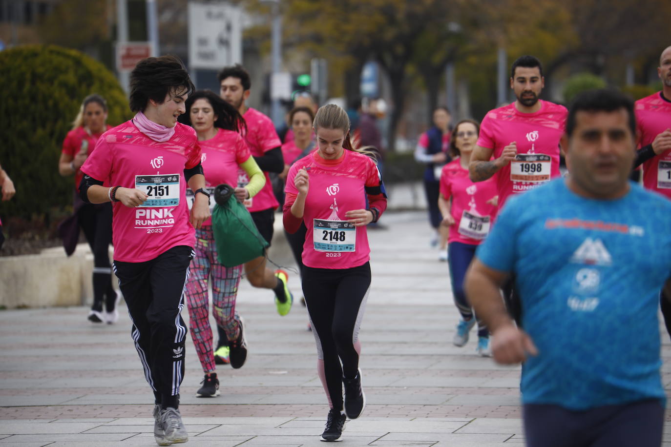 La populosa &#039;Pink Running&#039; en Córdoba, en imágenes