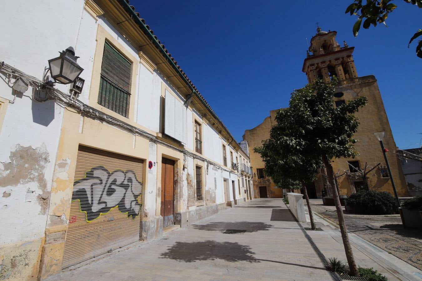 El deterioro de San Agustín y el riesgo de las casas okupas, en imágenes