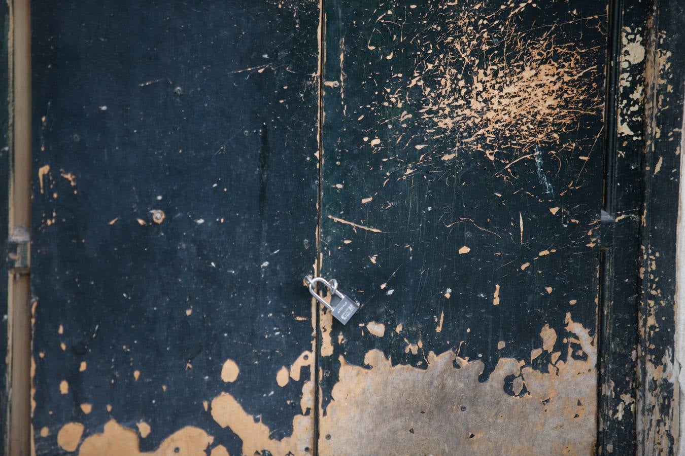 El deterioro de San Agustín y el riesgo de las casas okupas, en imágenes