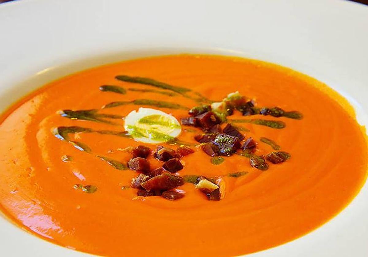 Plato de salmorejo