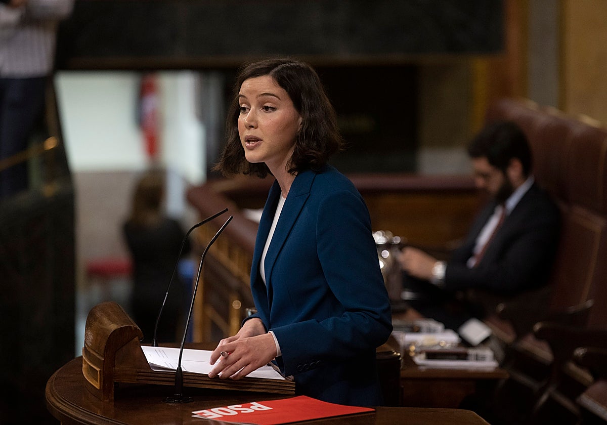 Andrea Fernández, durante su intervención en el debate