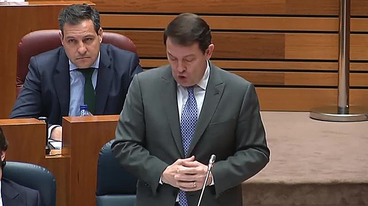 Mañueco dice que la industria en Ávila es mejor que hace diez años y culpa a Sánchez del "abandono"