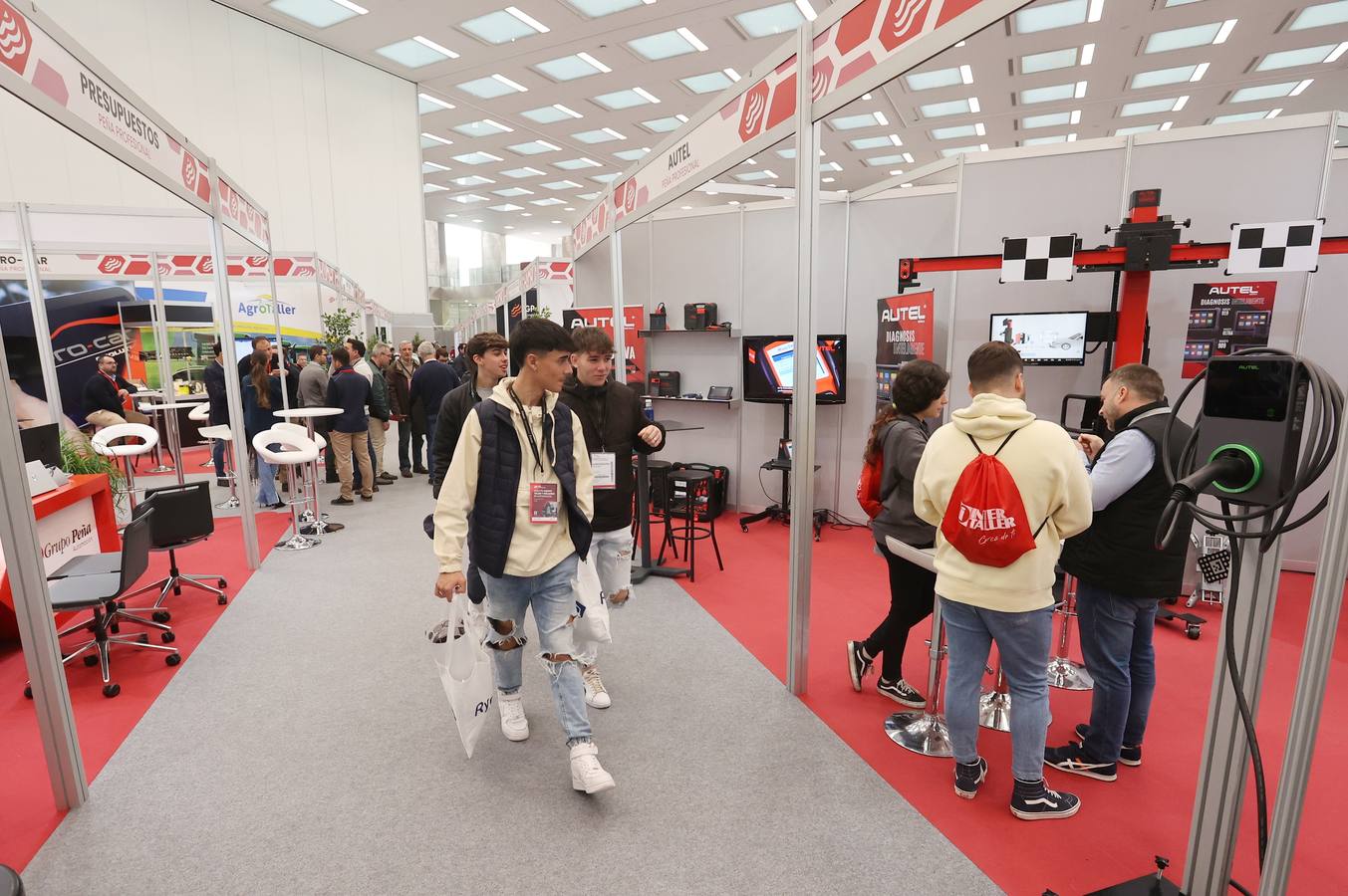 La Feria del Grupo Peña en Córdoba y el estreno del CEFCC, en imágenes