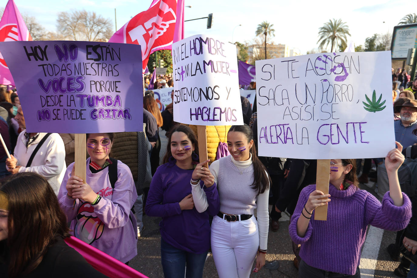 La reivindicativa manifestación del 8-M en Córdoba, en imágenes