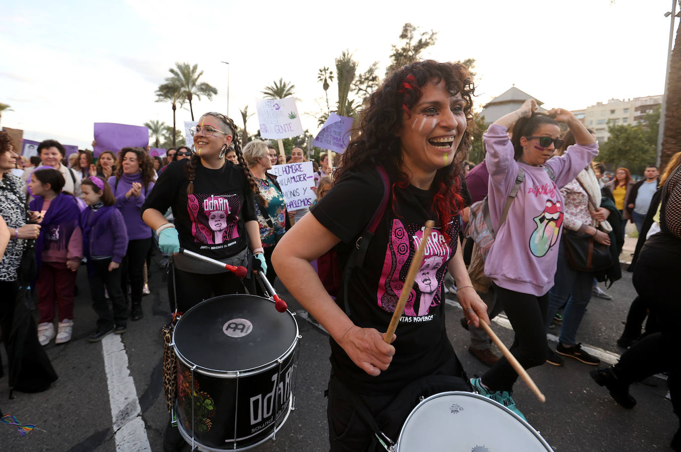 La reivindicativa manifestación del 8-M en Córdoba, en imágenes