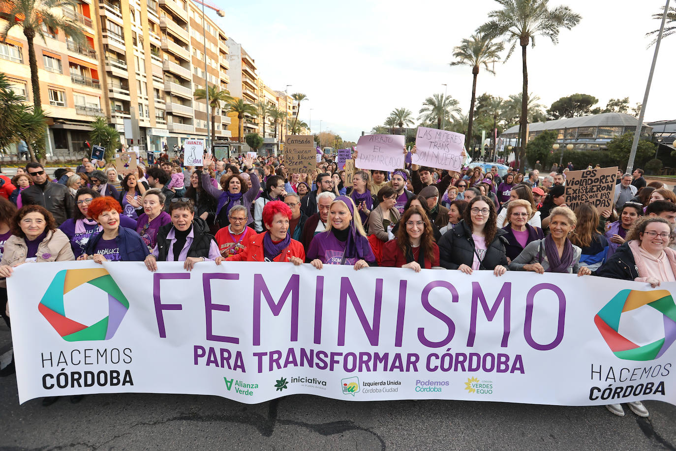 La reivindicativa manifestación del 8-M en Córdoba, en imágenes