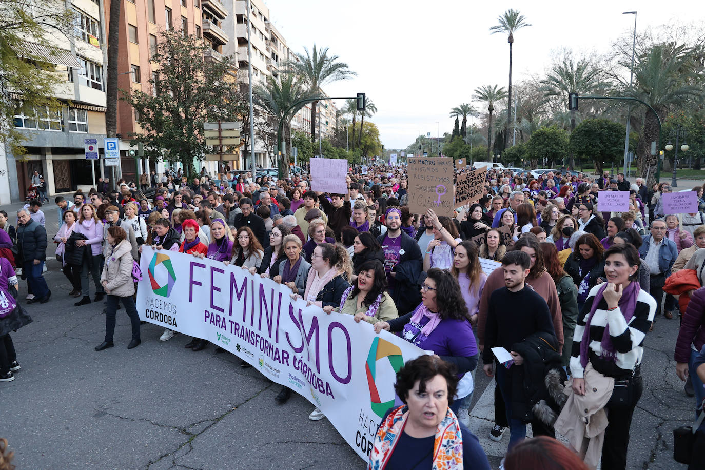 La reivindicativa manifestación del 8-M en Córdoba, en imágenes