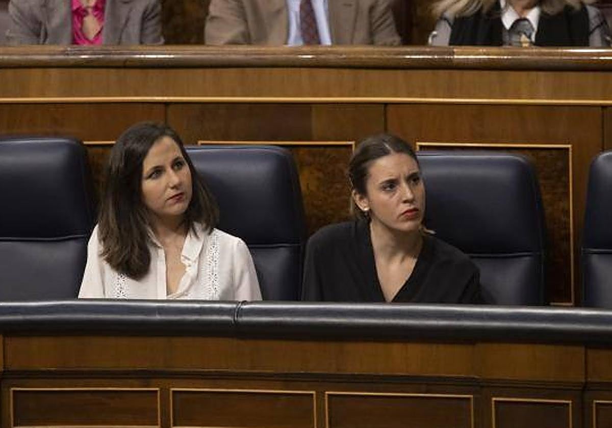 Ione Belarra e Irene Montero solas durante el debate de la reforma del 'sí es sí' / Vídeo: Díaz trata de conciliar por la ley del 'solo sí es sí' y pide responsabilidad