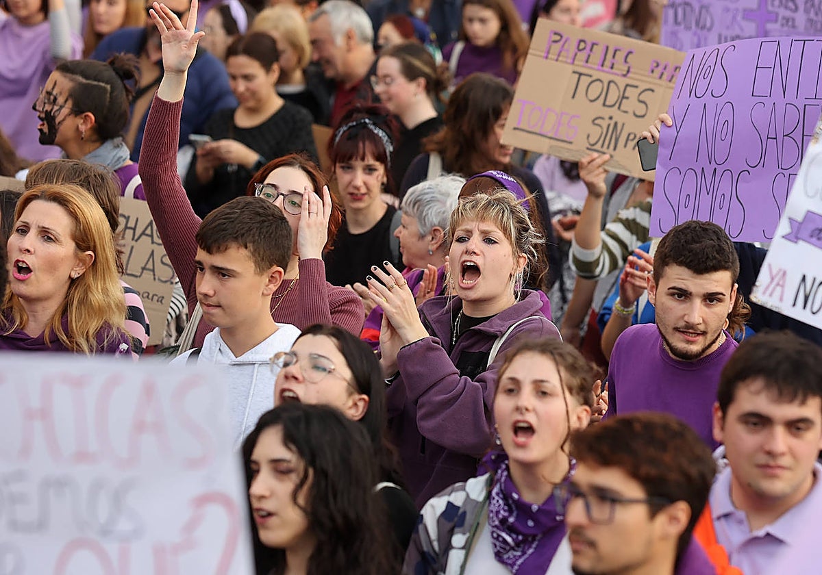 La reivindicativa manifestación del 8-M en Córdoba, en imágenes