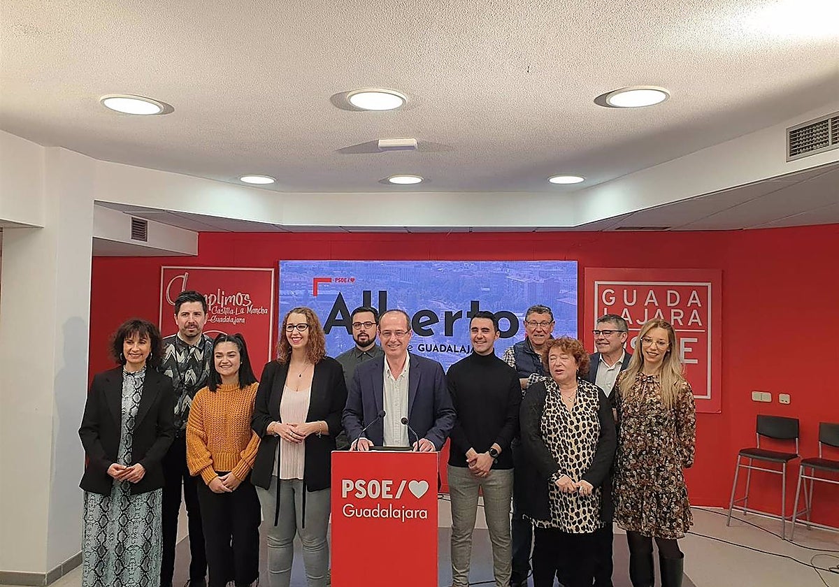 Alberto Rojo durante la presentación de la lista con la que concurrirá a las elecciones municipales