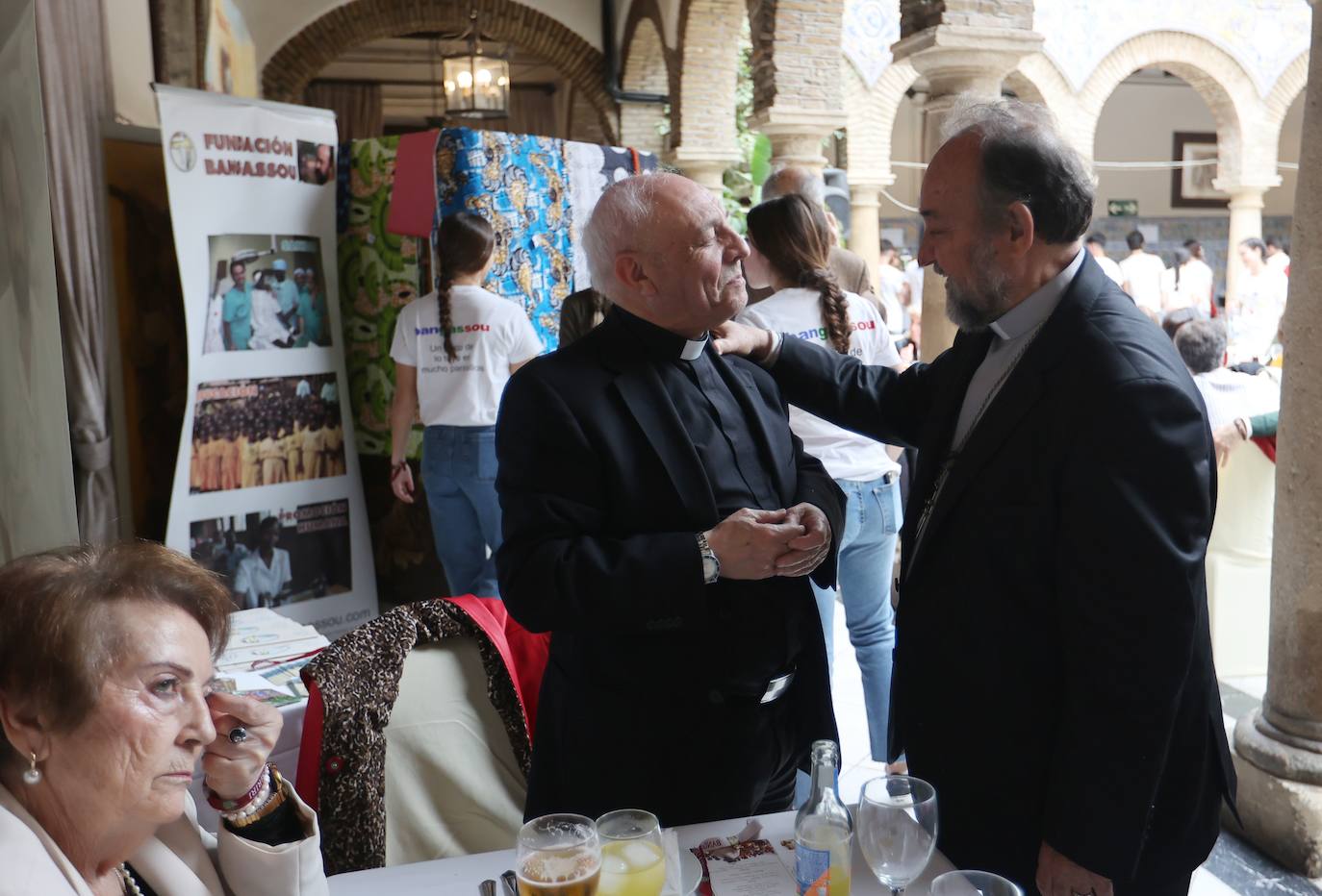 El almuerzo solidario de la Fundación Bangassou, en imágenes
