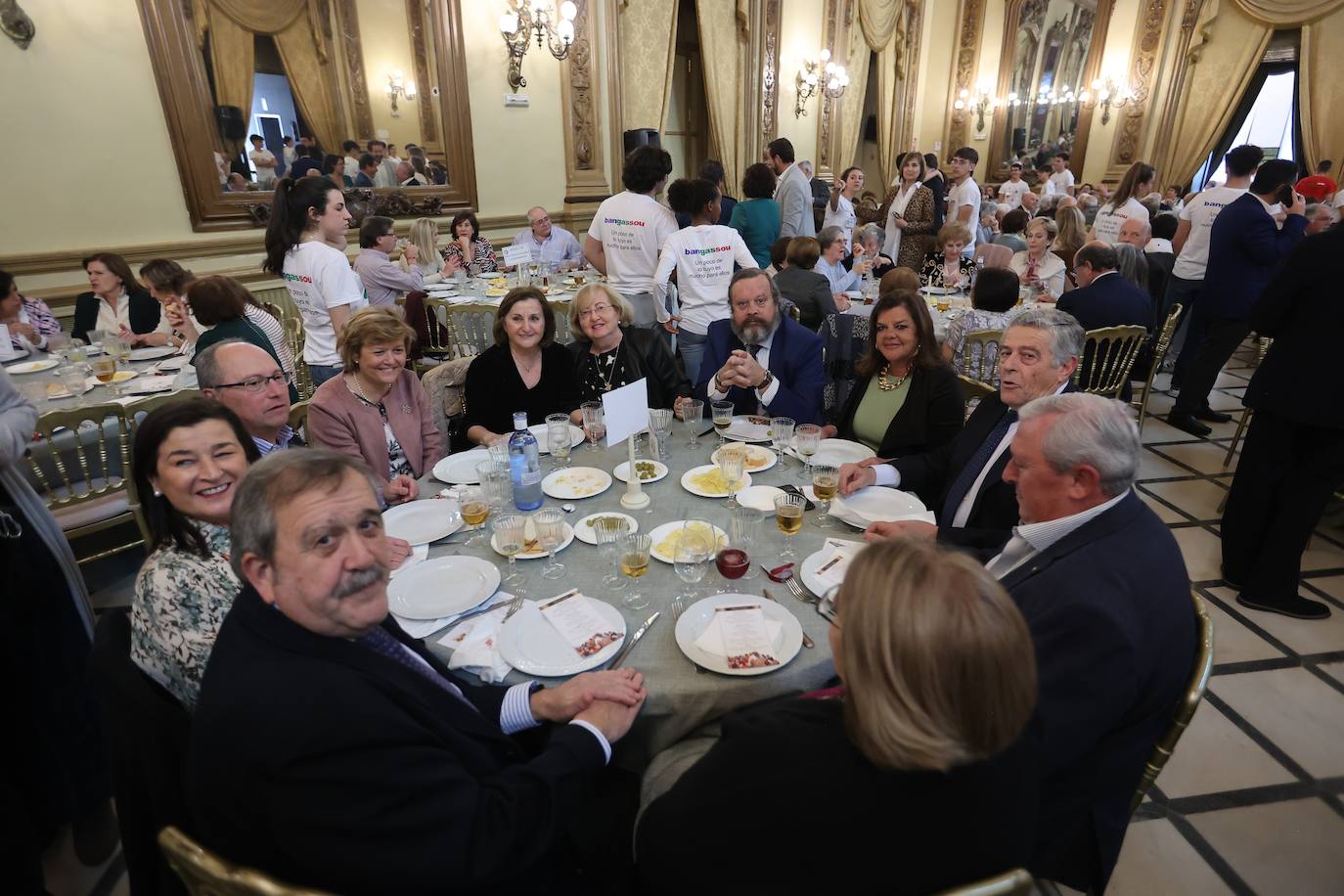 El almuerzo solidario de la Fundación Bangassou, en imágenes