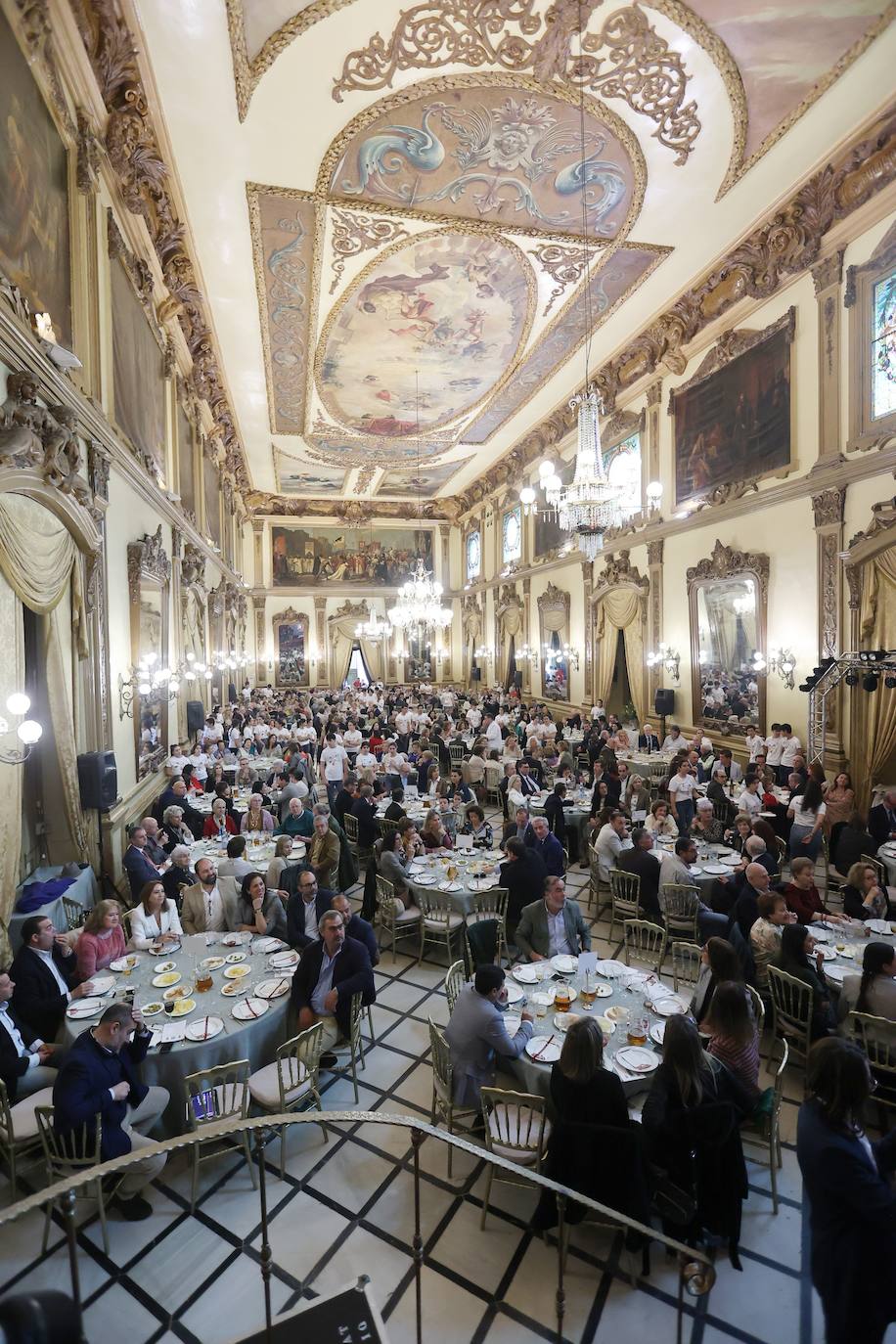 El almuerzo solidario de la Fundación Bangassou, en imágenes