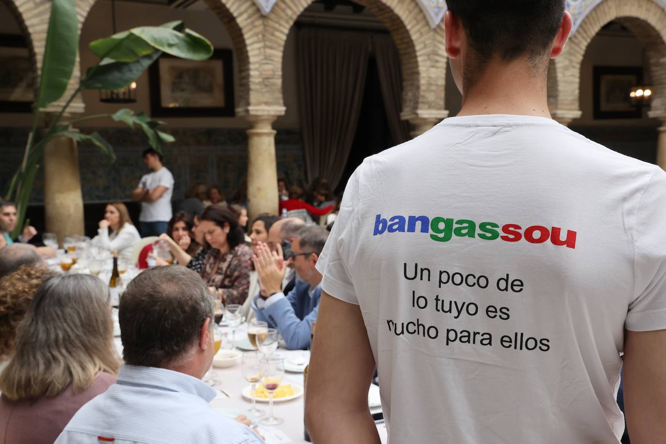 El almuerzo solidario de la Fundación Bangassou, en imágenes