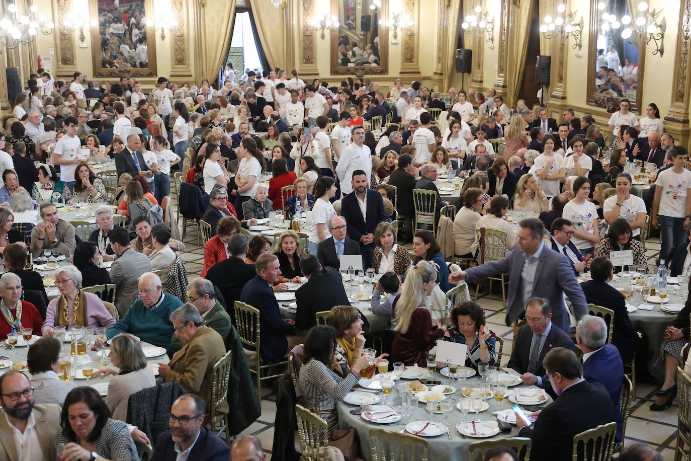 El almuerzo solidario de la Fundación Bangassou, en imágenes