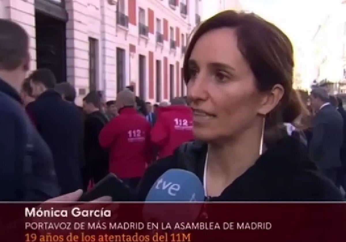 Captura de la señal en directo de TVE este sábado en la Puerta del Sol tras el acto solemne en recuerdo a las víctimas del 11-M