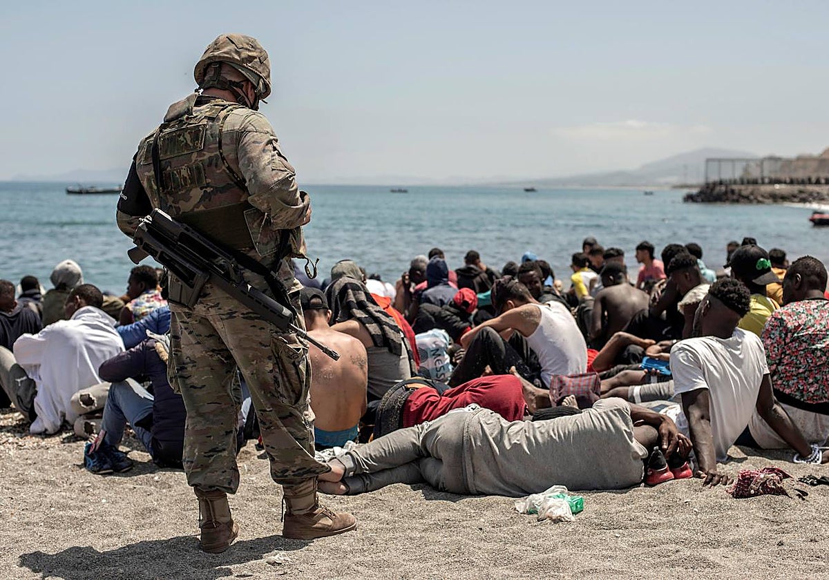 Imagen de la crisis migratoria de Ceuta del 17 de mayo de 2021