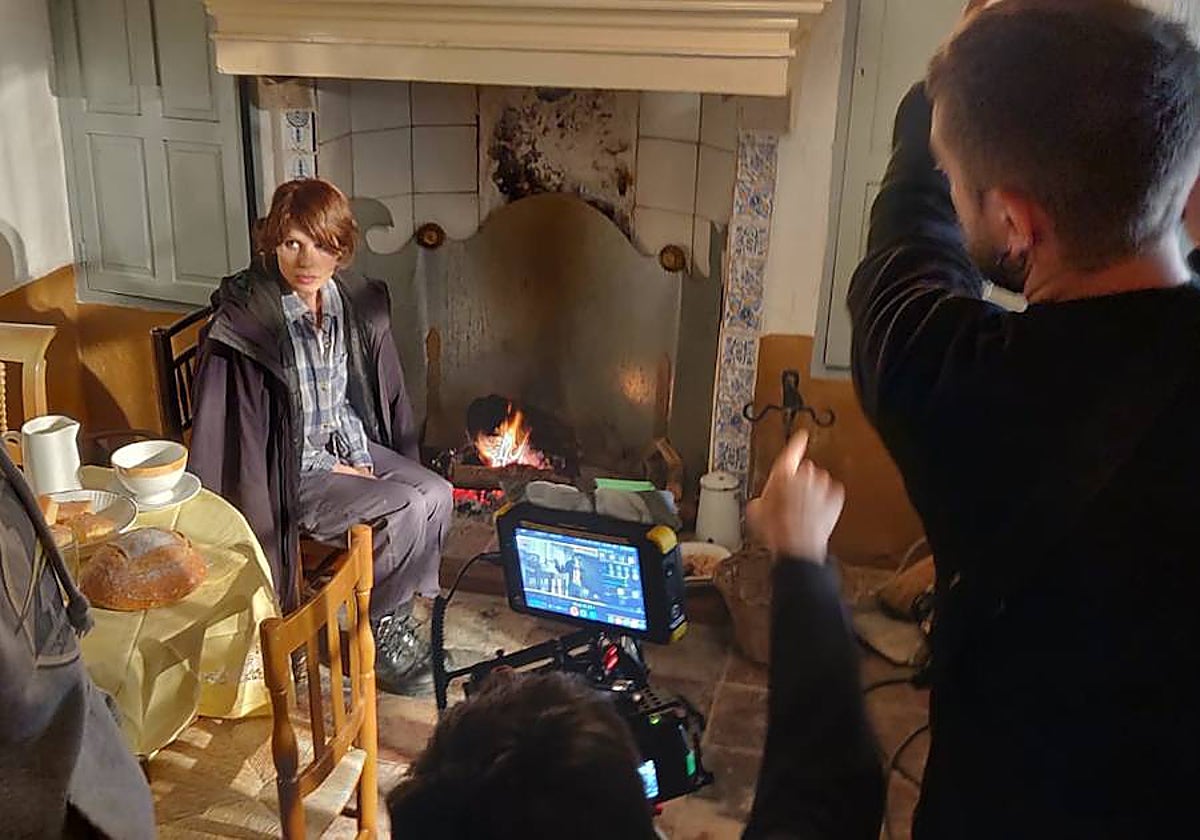 Zaida Alonso en un momento del rodaje de la película 'Maquis' en Madridejos