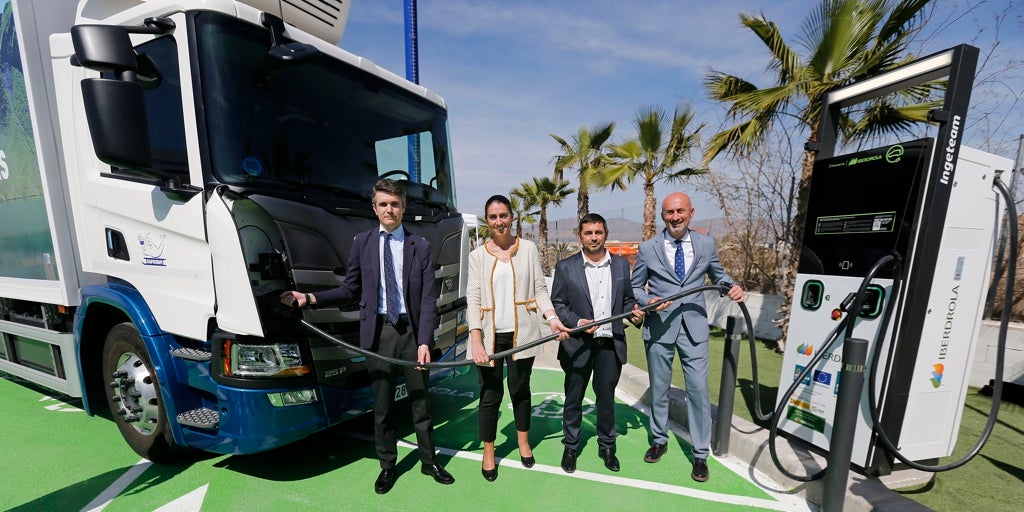 Iberdrola y Disfrimur ponen en marcha el primer corredor mediterráneo para el transporte pesado por carretera sin emisiones