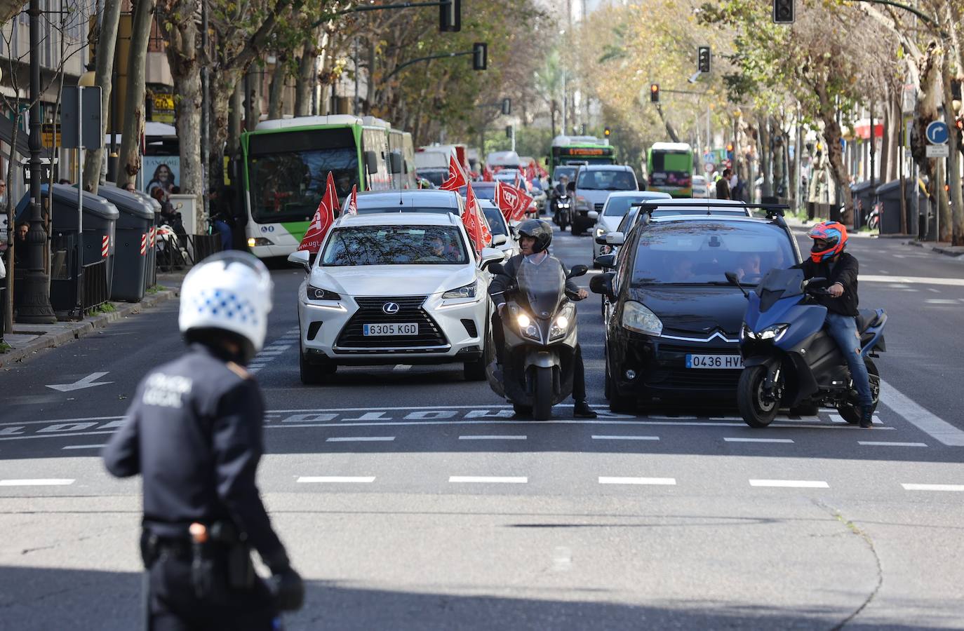 La caravana de protesta por la mejora del servicio de ambulancias en Córdoba, en imágenes