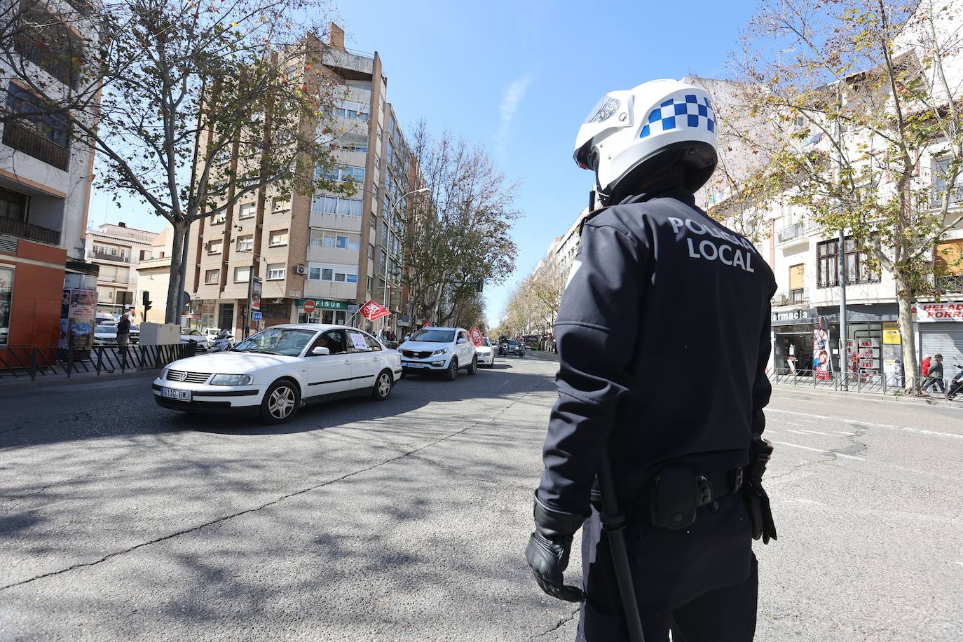 La caravana de protesta por la mejora del servicio de ambulancias en Córdoba, en imágenes