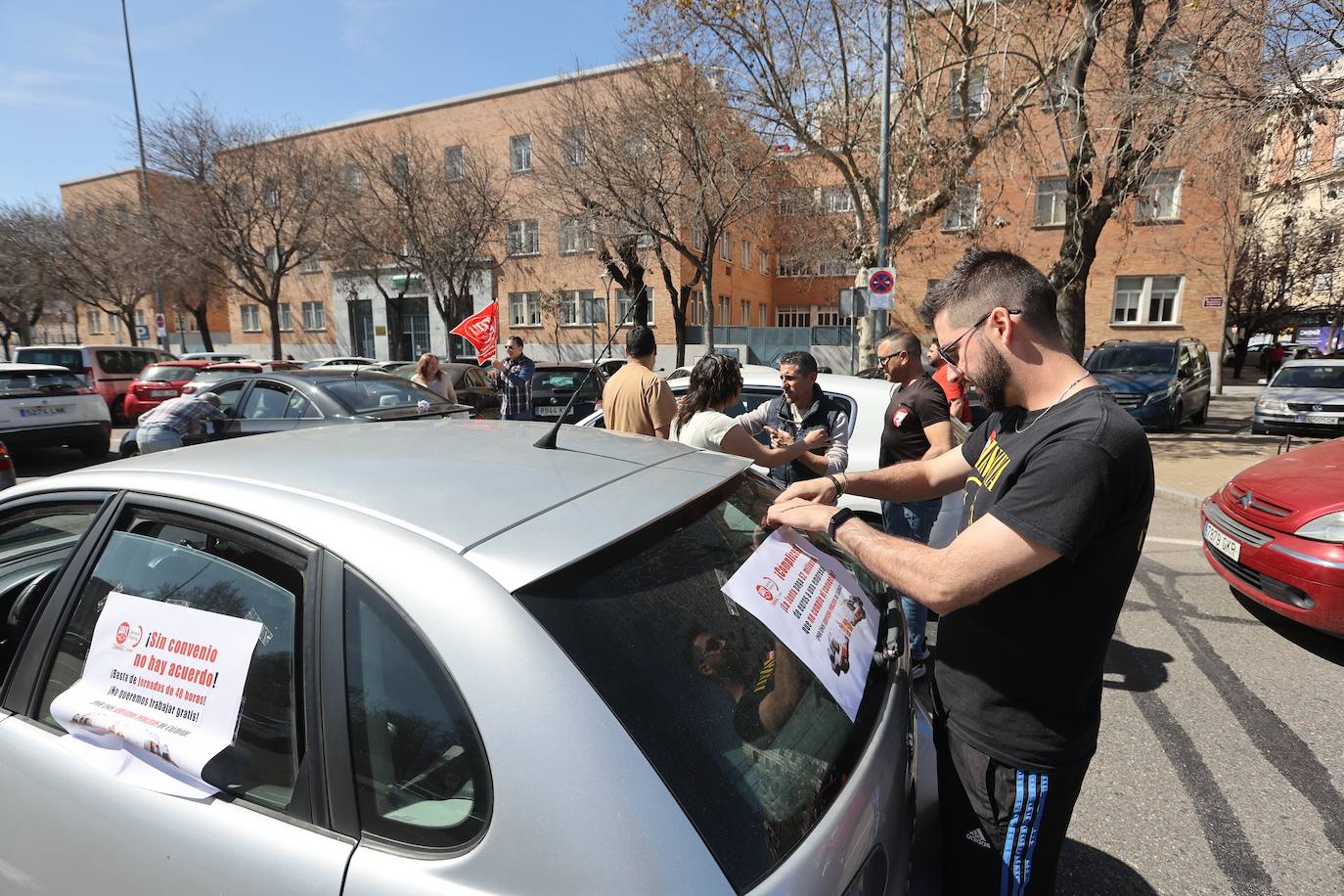 La caravana de protesta por la mejora del servicio de ambulancias en Córdoba, en imágenes