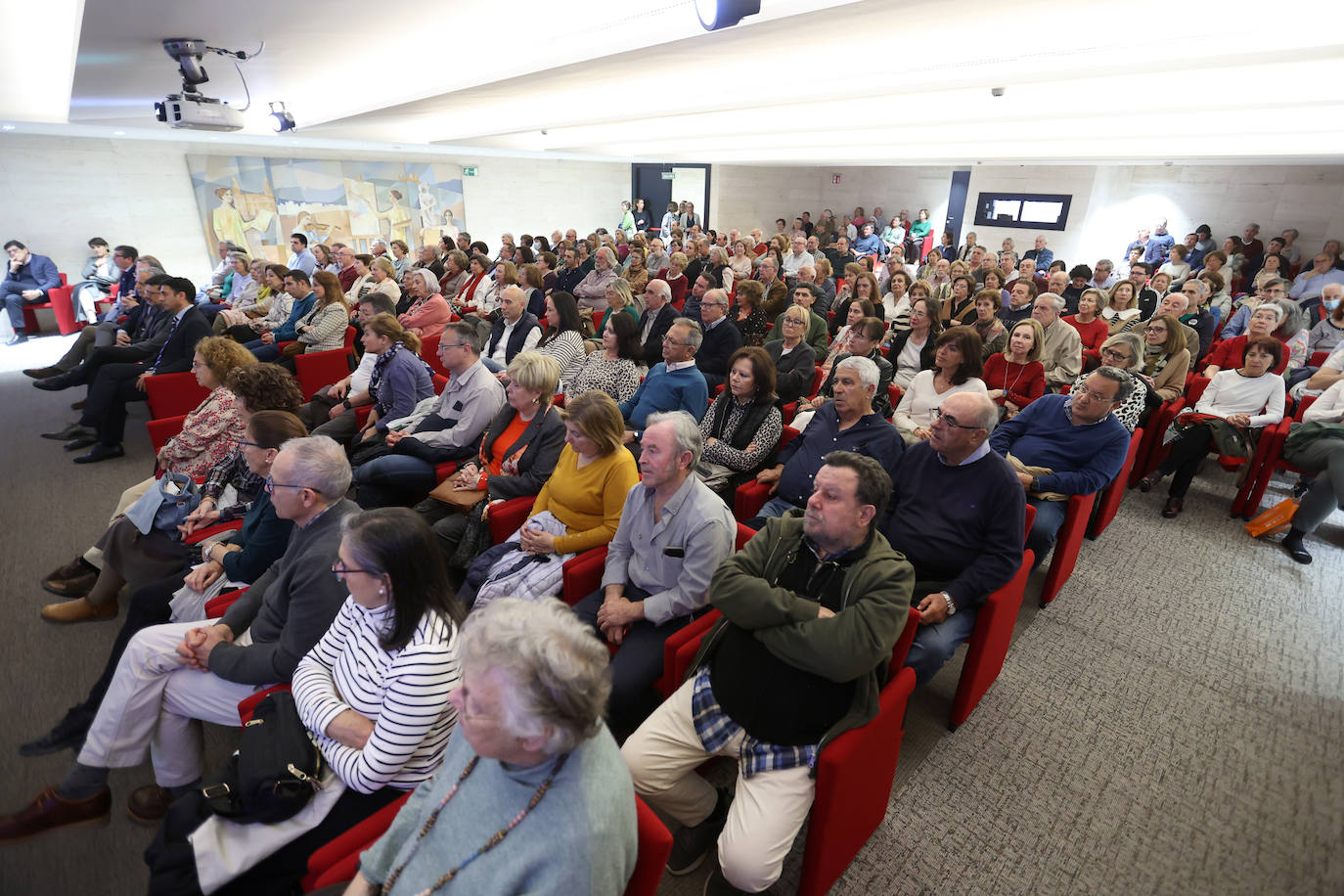 El Foro Cultural de ABC Córdoba con Juan Eslava Galán, en imágenes