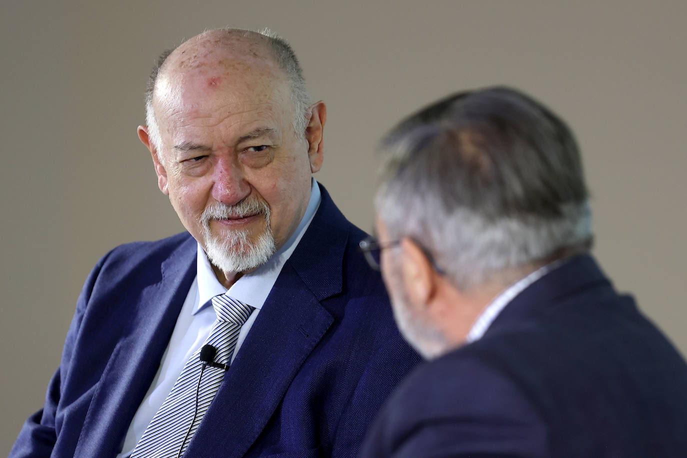 El Foro Cultural de ABC Córdoba con Juan Eslava Galán, en imágenes